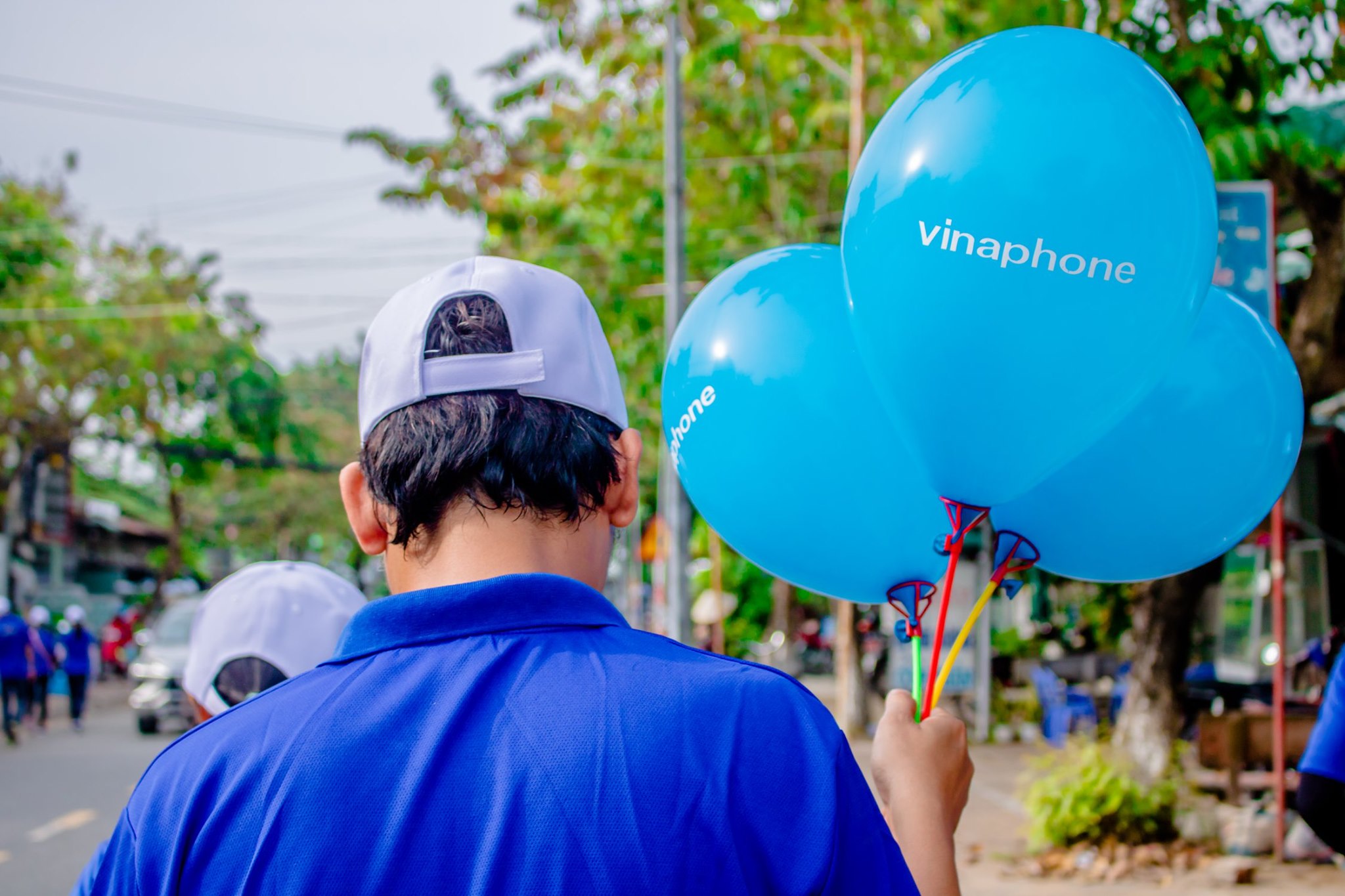 Sales Vinaphone Cần Thơ hoà mình với tuổi thơ